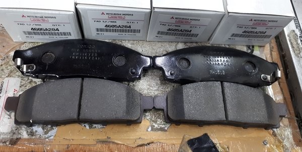 mitsubishi pajero brake pad