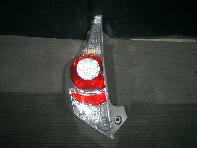 TOYOTA Aqua 2014 Left Tail Light DAA-NHP10 8156052696
