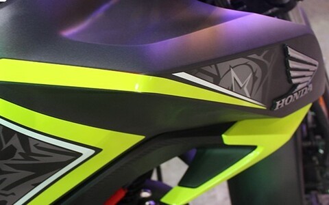 Honda Hornet Tank Side Kit